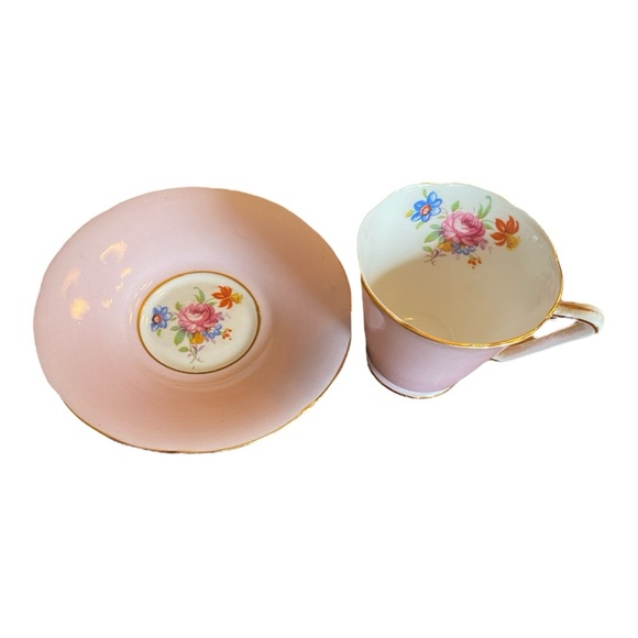 Vintage fine bone China teacup and saucer by Royal Grafton made in England - Picture 4 of 7